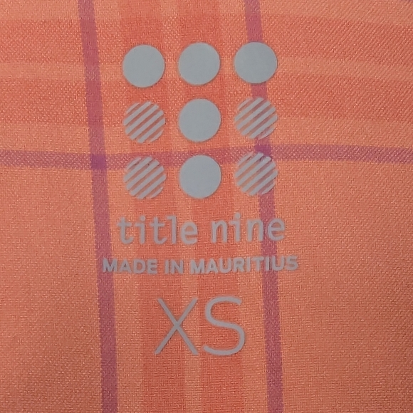 Title Nine Tuolumne Tech XS Button Down Shirt In Coral Plaid - Picture 3 of 13